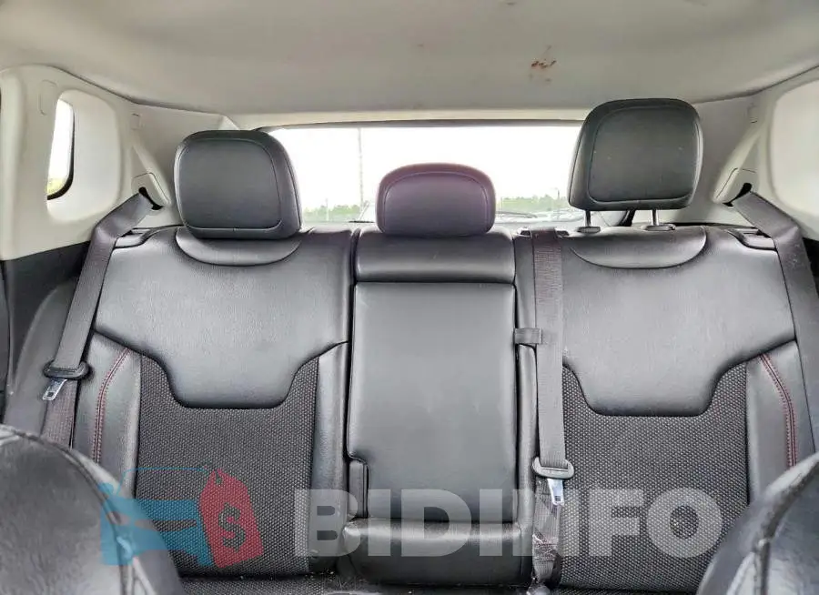 3C4NJDDB5LT207738 Photo# 10