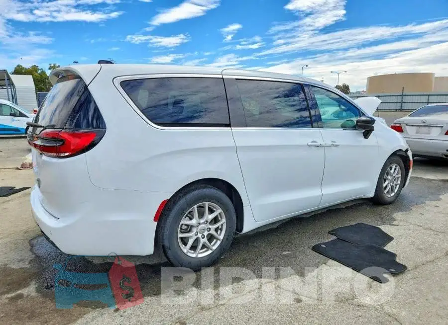 2C4RC1BG7SR552098 Photo# 3