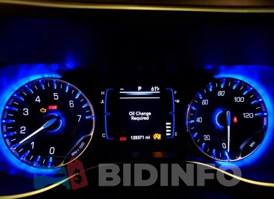 2C4RC1FG0KR629873 Photo# 9