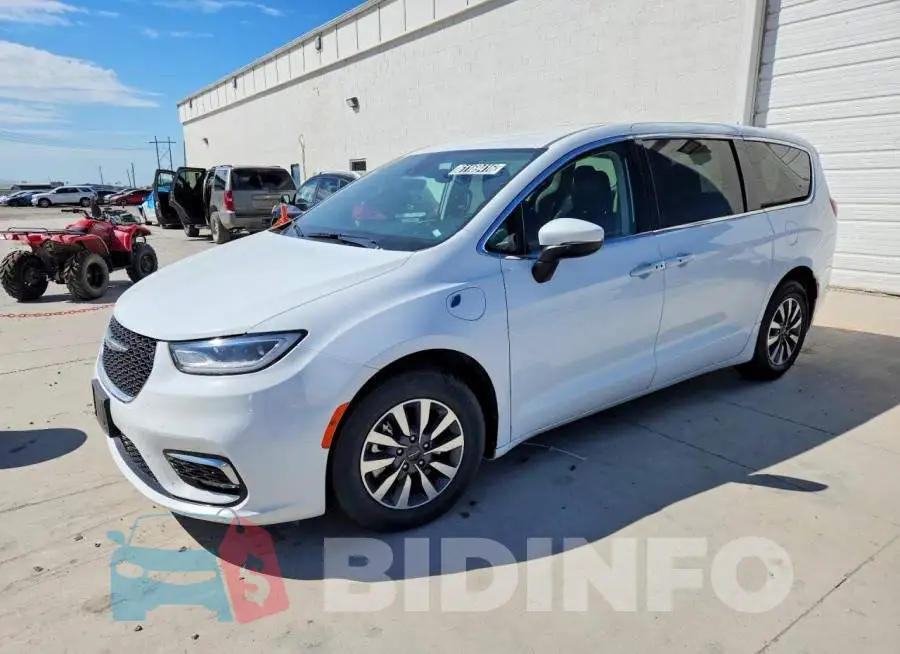2C4RC1L79PR611724 Photo# 1