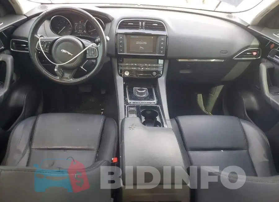 SADCJ2FX0JA266659 Photo# 8