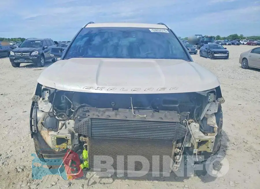 1FM5K8GT3JGB51434 Photo# 5