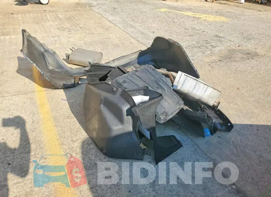 JTDBCMFE5R3032187 Photo# 12