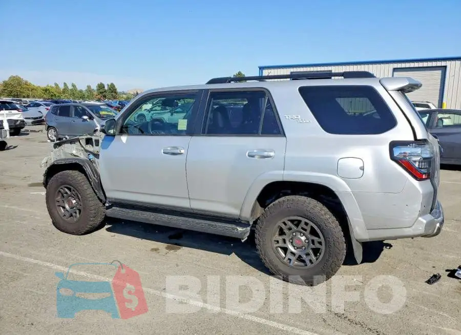 JTEBU5JR7L5811787 Photo# 2