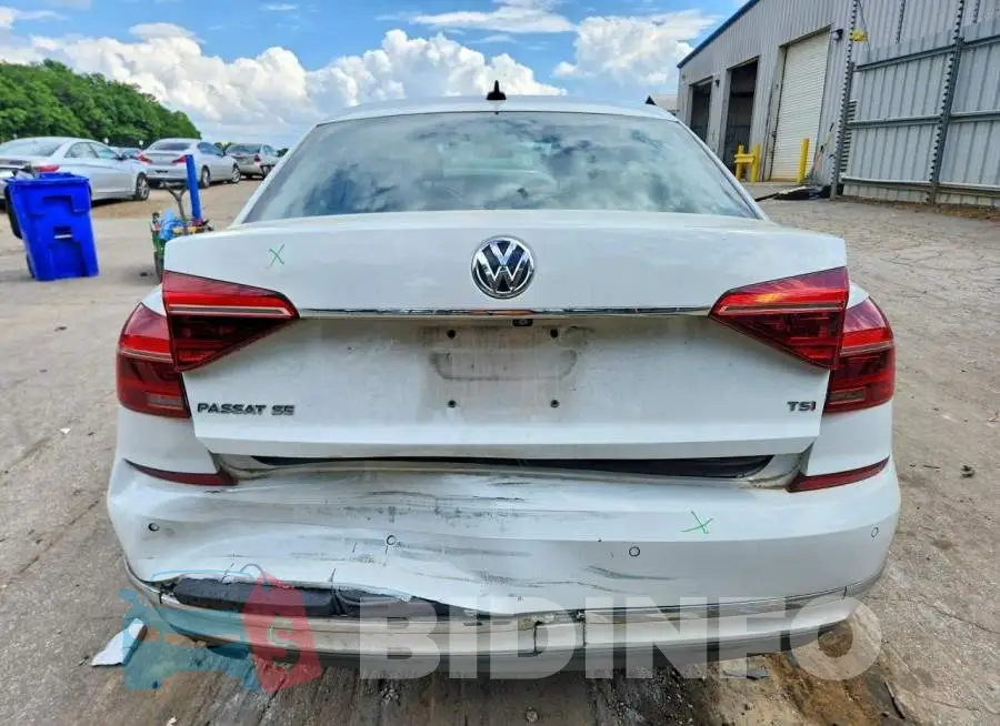 1VWGT7A31HC083582 Photo# 6