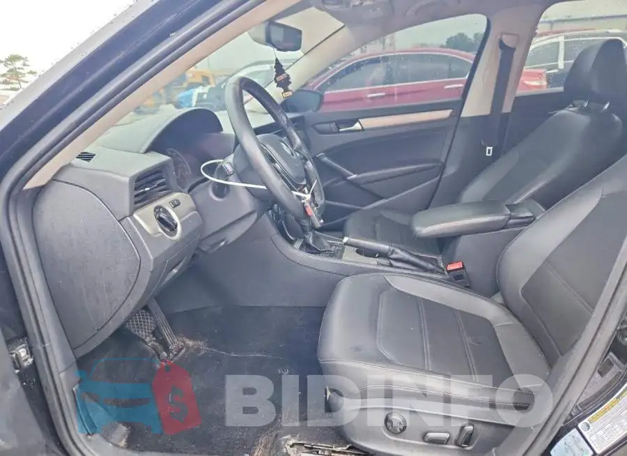 1VWSA7A34MC018171 Photo# 7