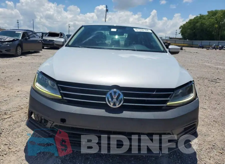 3VW2B7AJ9HM350896 Photo# 5