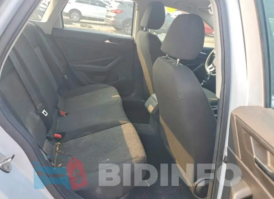 3VWCB7BU0KM139686 Photo# 10