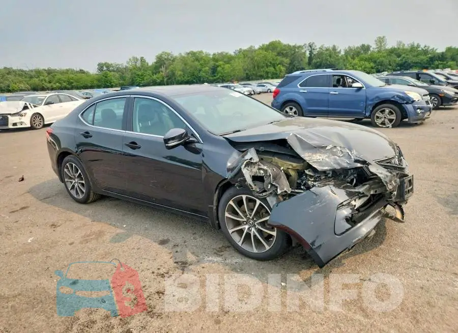 19UUB2F56HA002286 Photo# 4