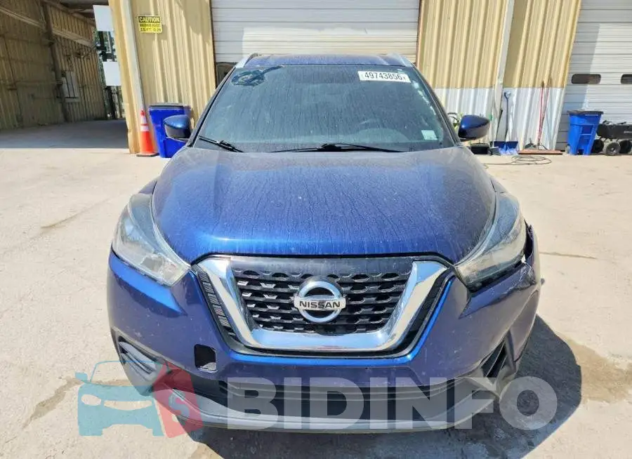 3N1CP5CU4JL541872 Photo# 5