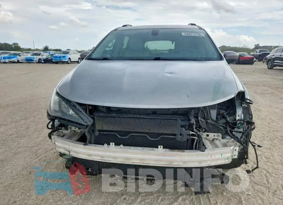2C4RC1DG3MR525819 Photo# 5