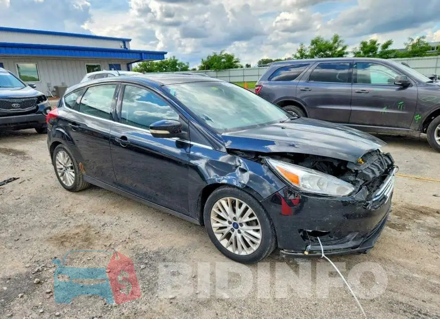 1FADP3N26HL333957 Photo# 4