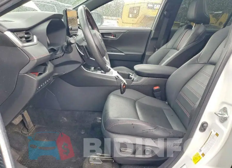 JTMFB3FV1PD143163 Photo# 7