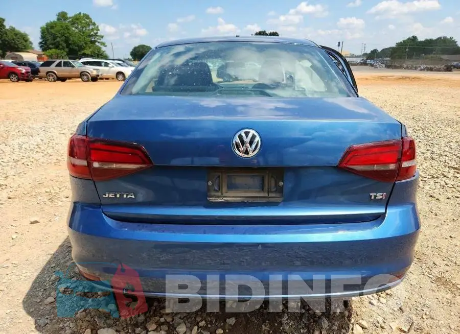 3VW2B7AJ2JM262567 Photo# 6