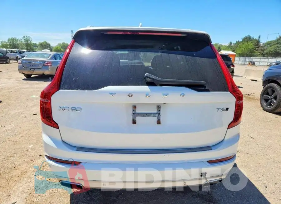 YV4A22PK4M1679284 Photo# 6