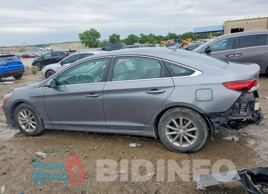 5NPE24AA3JH705877 Photo# 2