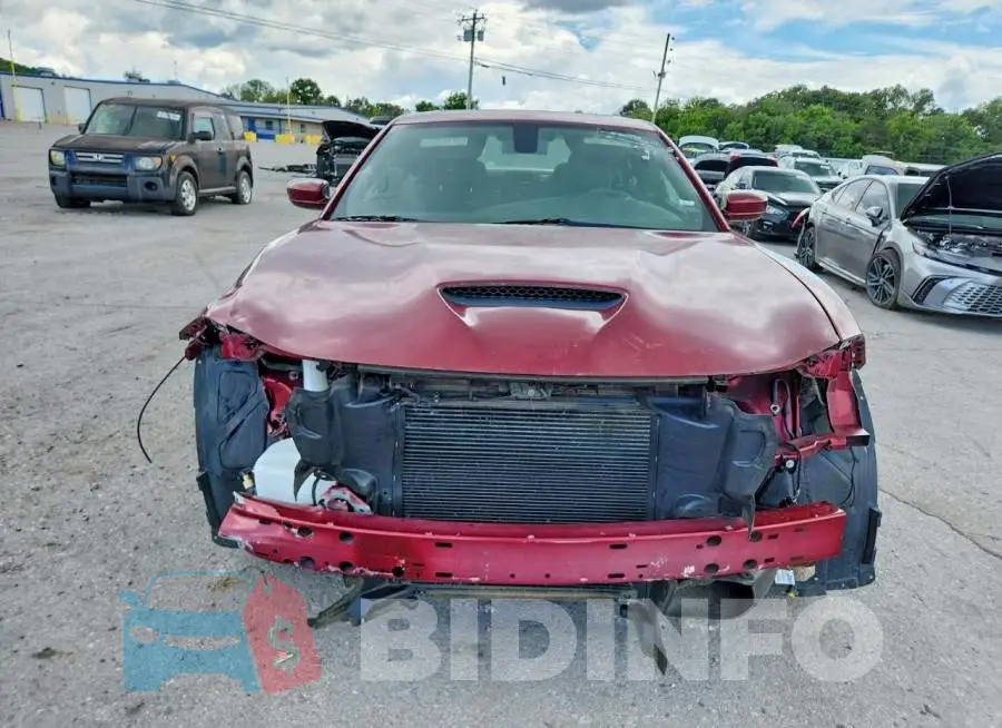 2C3CDXCT8MH675018 Photo# 5