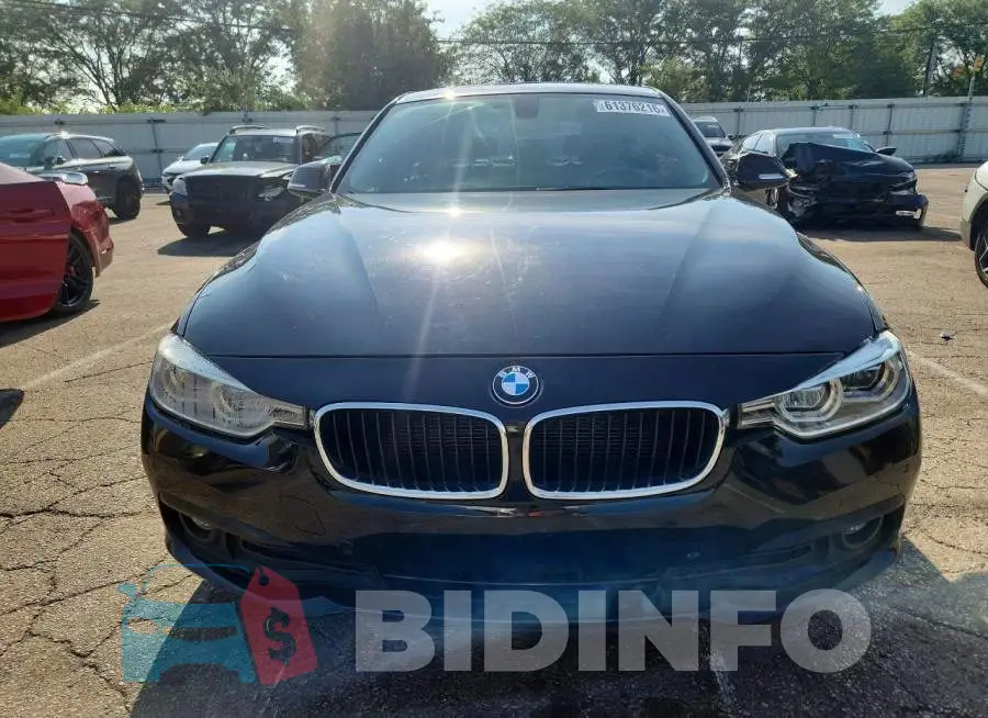 WBA8E5G5XJNU47102 Photo# 5