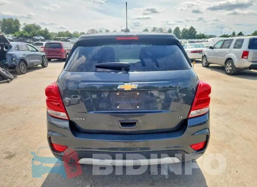 KL7CJLSB4JB618046 Photo# 6