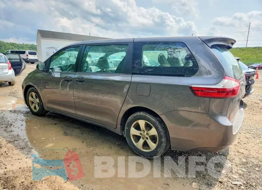 5TDZZ3DC6HS834835 Photo# 2