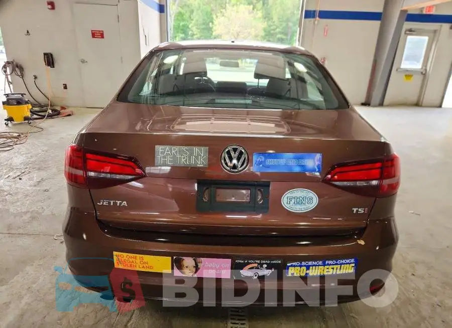 3VW2B7AJ2HM390561 Photo# 6