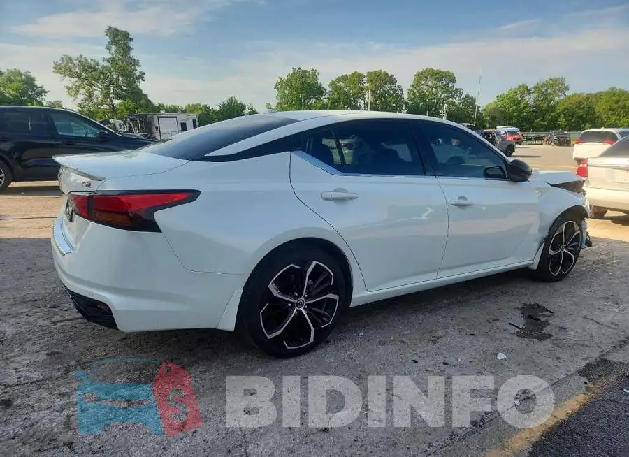 1N4BL4CV2PN317053 Photo# 3
