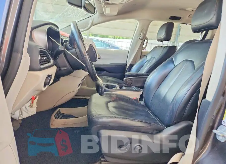 2C4RC1BGXLR275853 Photo# 7