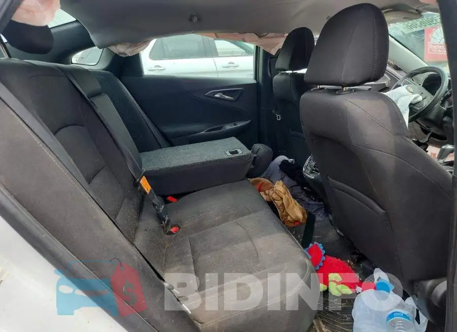 1G1ZD5ST3JF239968 Photo# 10