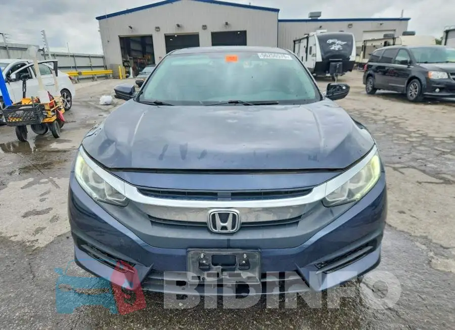 19XFC2F70HE081036 Photo# 5