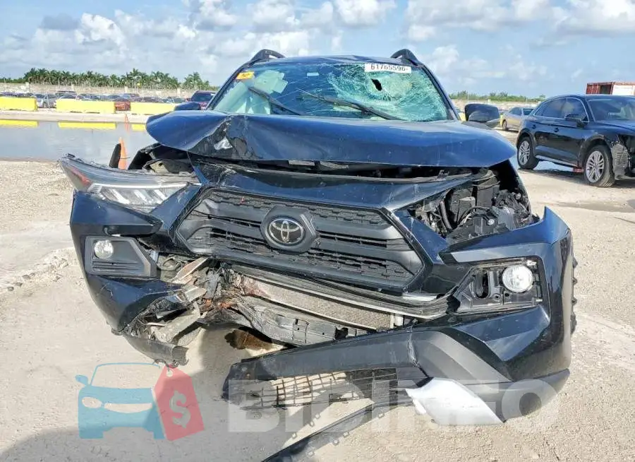 2T3J1RFV9LC075550 Photo# 5