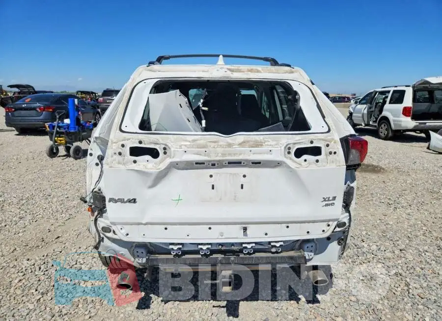 2T3P1RFV8LC115837 Photo# 6