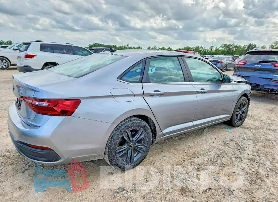 3VW7M7BU9NM013018 Photo# 3
