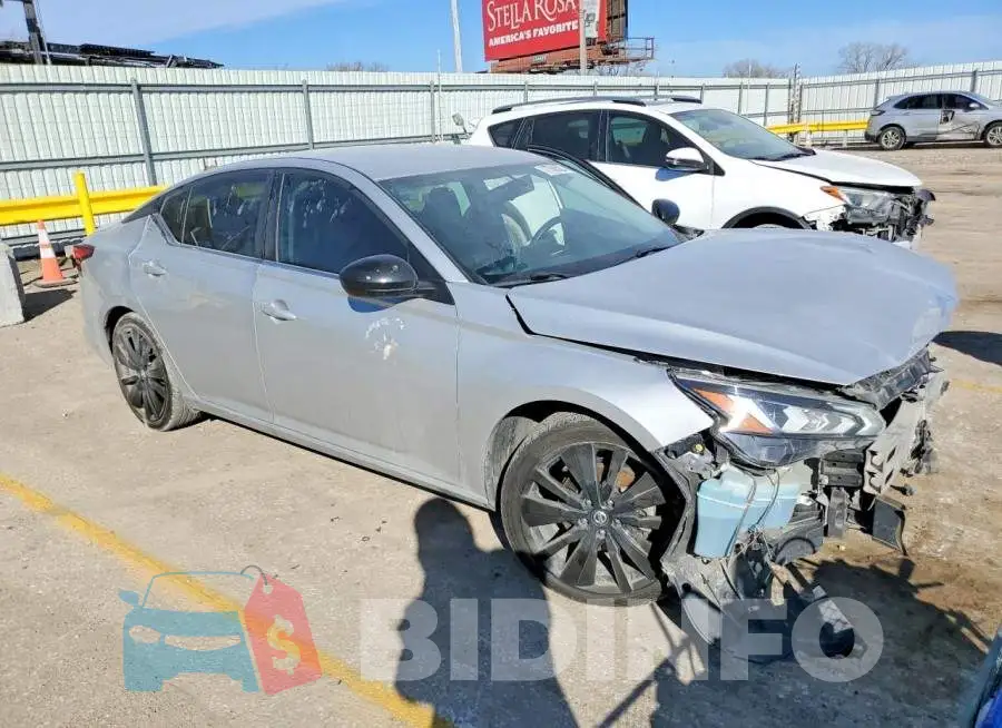 1N4BL4CV2KC177087 Photo# 4