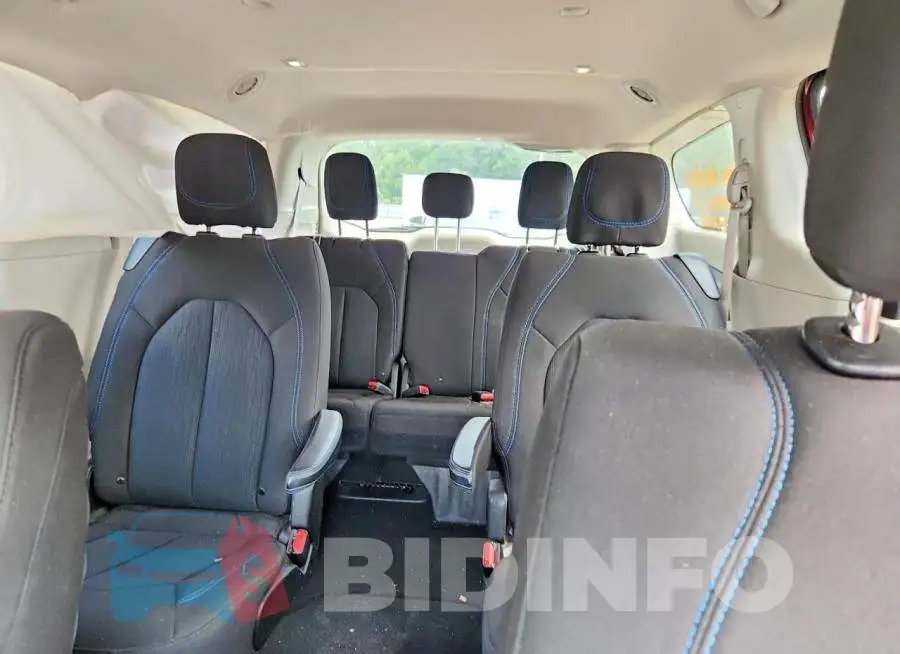 2C4RC1FG9MR511565 Photo# 10