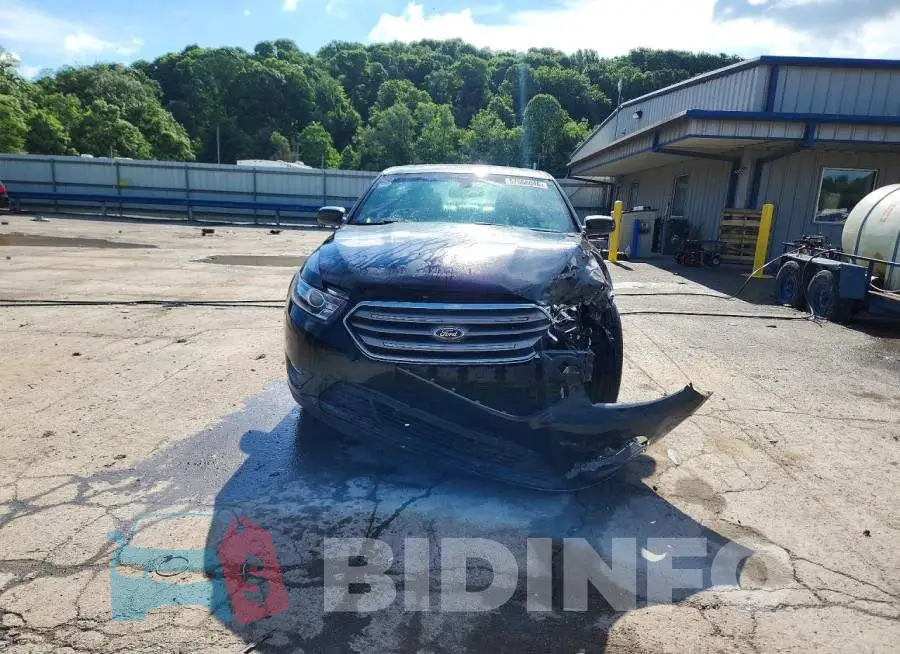 1FAHP2E83JG111570 Photo# 5