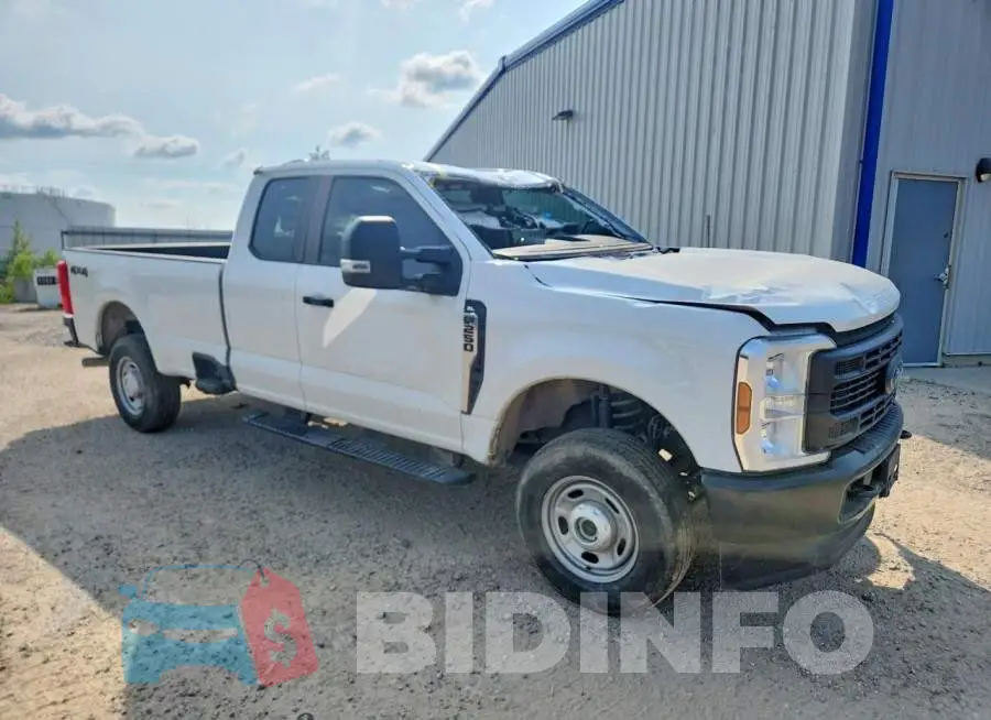 1FT7X2BA1REC94844 Photo# 4