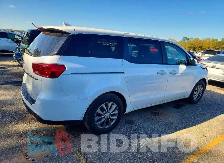 KNDMB5C12L6601683 Photo# 3