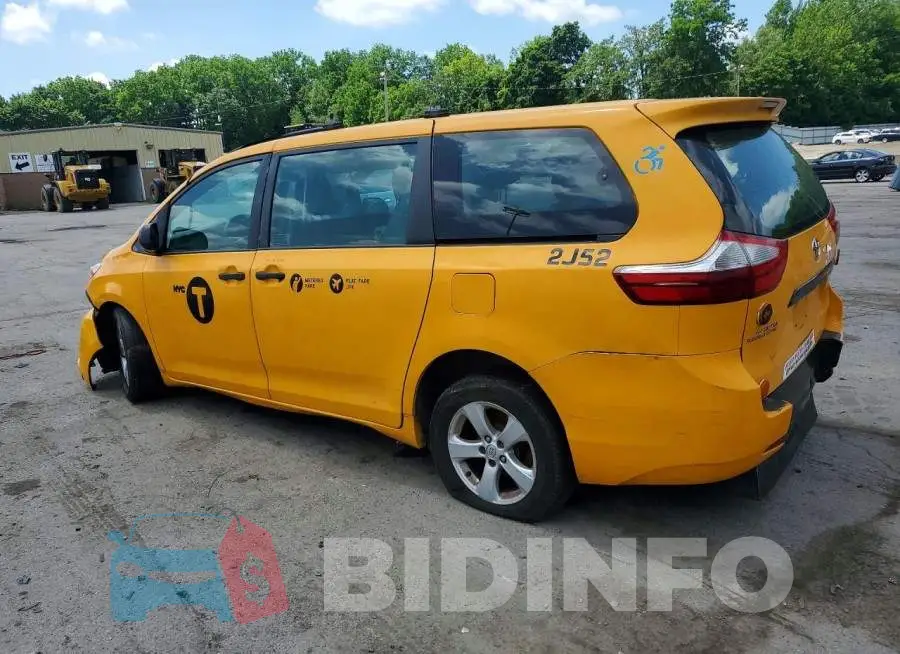 5TDZZ3DC3HS844531 Photo# 2