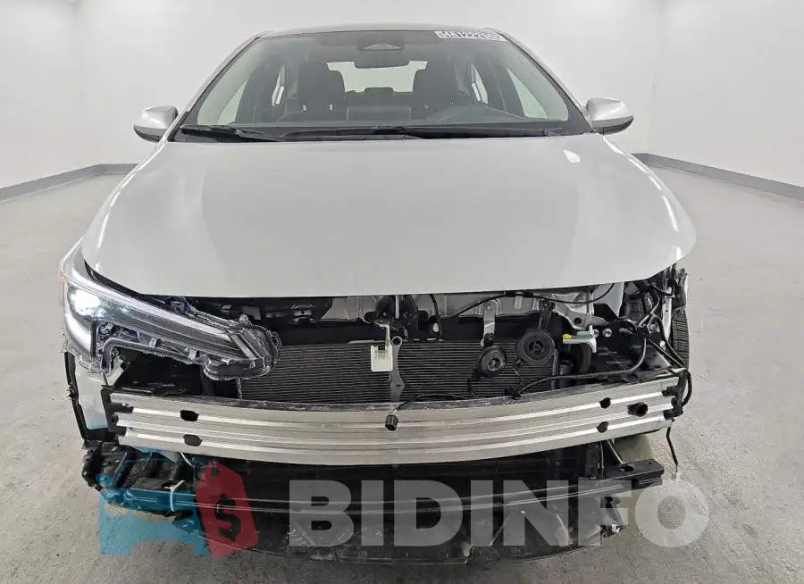 JTDBCMFE8T3126233 Photo# 5