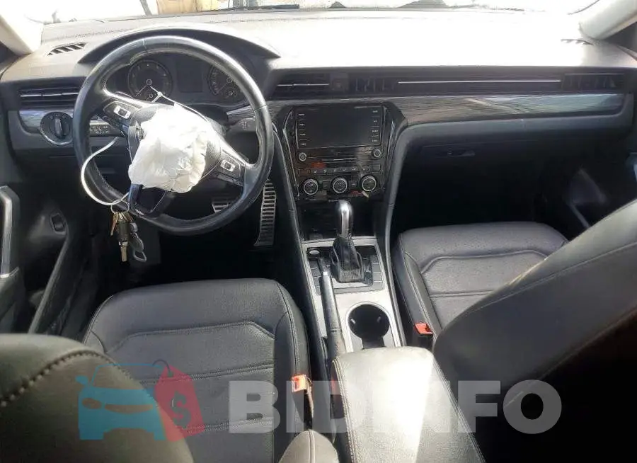 1VWMA7A3XLC018828 Photo# 8