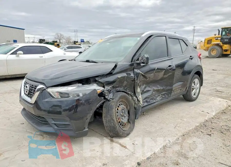 3N1CP5CU3JL535576 Photo# 1