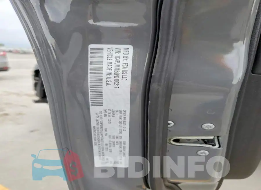 1C4PJMMB6PD100217 Photo# 13