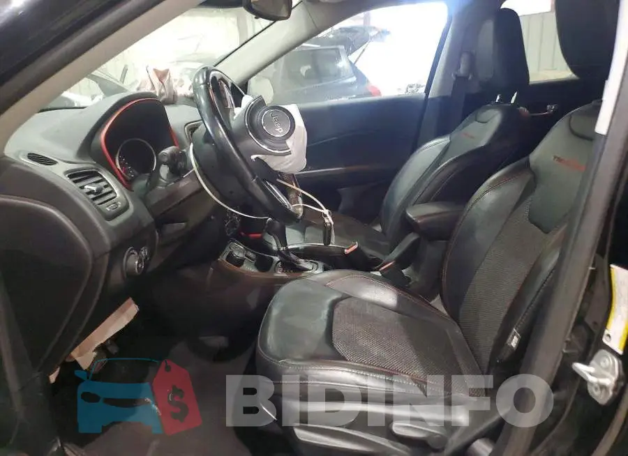 3C4NJDDB3LT159737 Photo# 7
