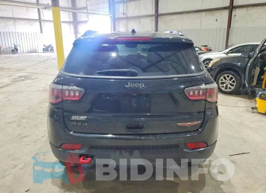 3C4NJDDB3LT159737 Photo# 6