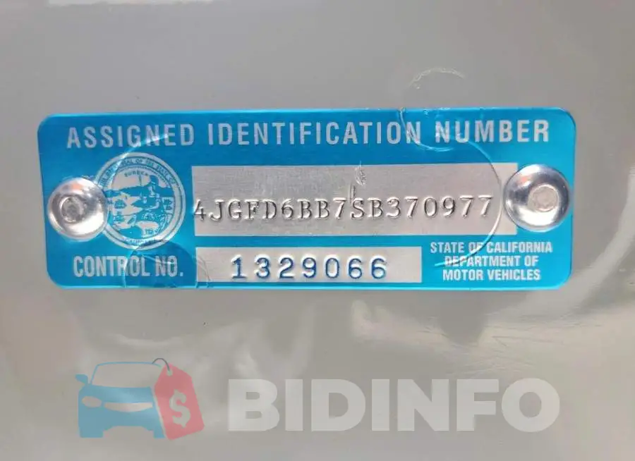 4JGFD6BB7SB370977 Photo# 13