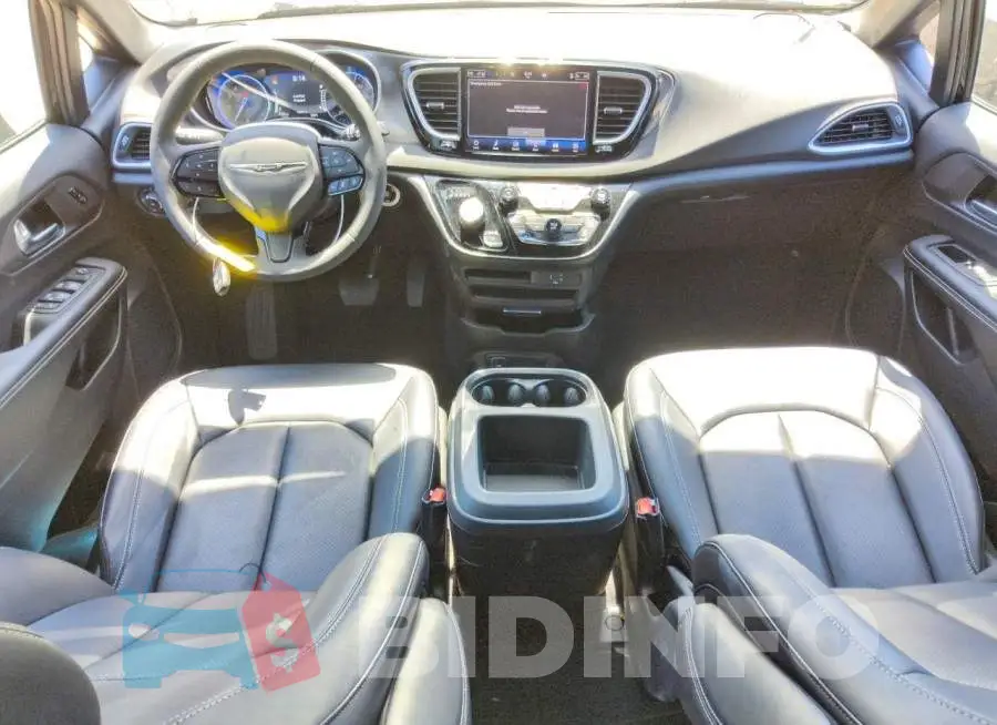 2C4RC1BG8TR250594 Photo# 8
