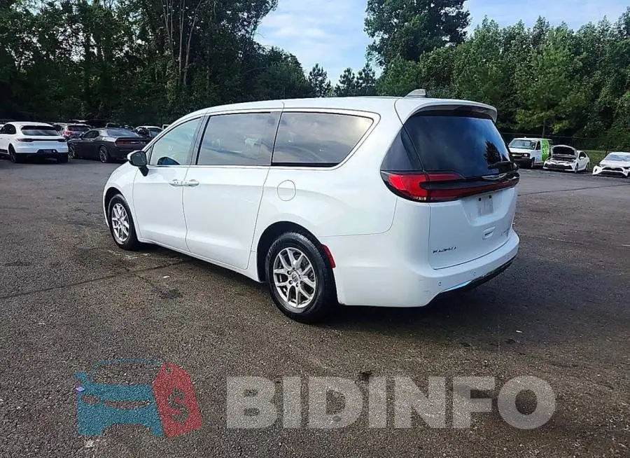 2C4RC1FG8PR590442 Photo# 3
