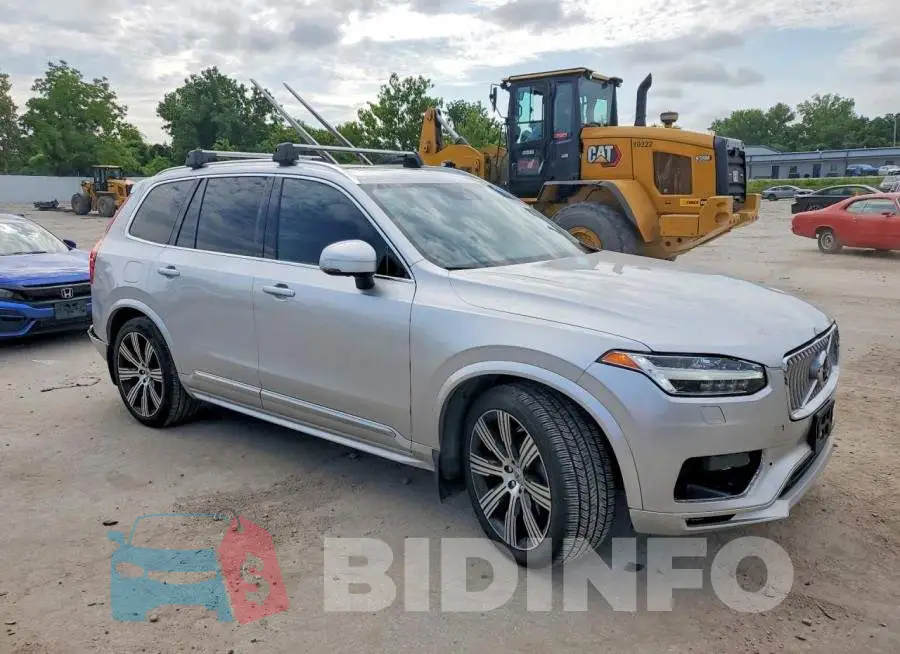YV4A22PL9M1728715 Photo# 4