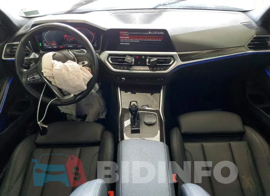 3MW5R7J03L8B25262 Photo# 8