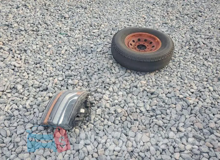 1GCRCREC2JZ175787 Photo# 12